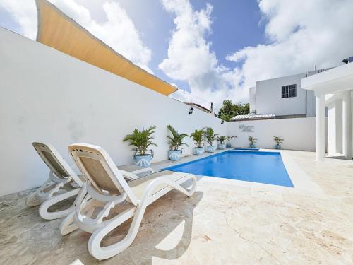 Villa completamente privada con piscina, jacuzzi y gran patio