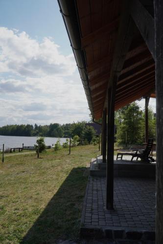 Domek z widokiem na jezioro