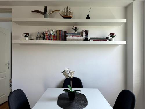 Gambar di galeri bagi Lovely modern 1-bedroom with balcony di Obrenovac