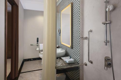 Koupelna v ubytování Four Points by Sheraton Danang