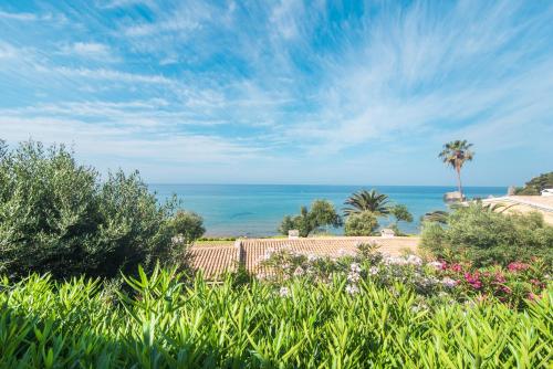 Garden view to the sea Elpis Home 43
