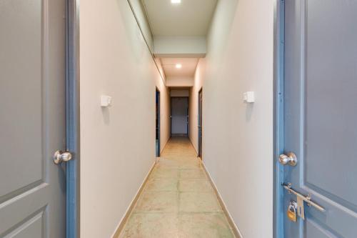 Фотография из галереи Super Hotel O ECR Stays Near Nemmeli Beach Formerly GVS Homes в Махабалипураме