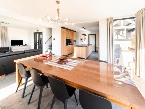Η κουζίνα ή μικρή κουζίνα στο Stylish Home in Petit-Thier