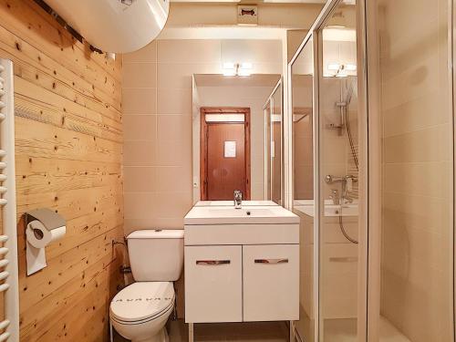 Photo de la galerie de l'établissement Studio cosy pour 3 avec balcon, animaux bienvenus, parking et WiFi - FR-1-818-77, à La Clusaz