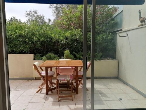 Studio avec terrasse et climatisation, proche plage - FR-1-715-101