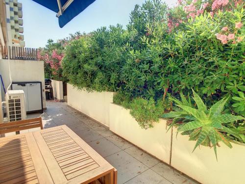 Photo de la galerie de l'établissement Studio avec terrasse et climatisation, proche plage - FR-1-715-101, à Mauguio