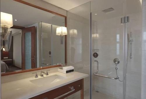 Sheraton Changsha Hotel-close to Hunan Museum&Orange Islandにあるバスルーム