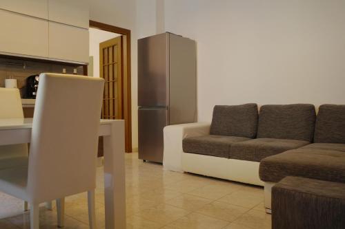 BWR - Two-room apartment near the station, Venini