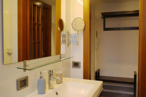 BWR - Two-room apartment near the station, Venini