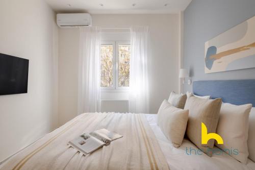 Koukaki Elegance - Athenian Retreat near Acropolis