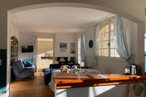 Charming T3 terrace near the sea