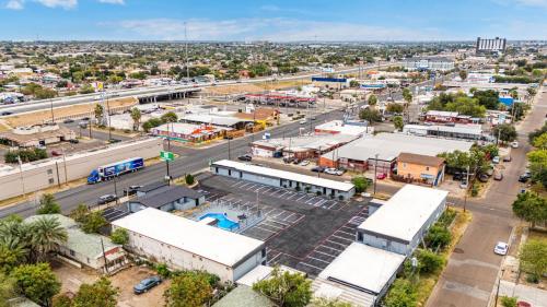 GuestHouse Extended Stay Laredoの鳥瞰図