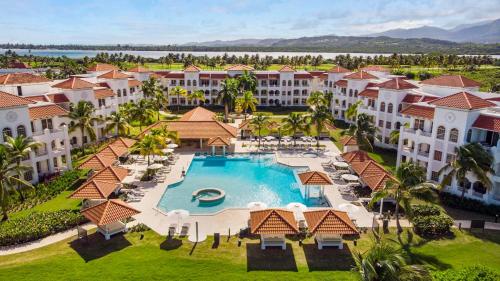 Bazén v ubytování Hyatt Regency Grand Reserve Puerto Rico nebo v jeho okolí