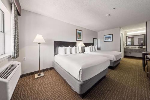 Days Inn by Wyndham Round Rock Image