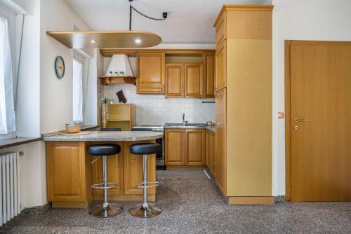 Una cocina o zona de cocina en Lases Piano Terra