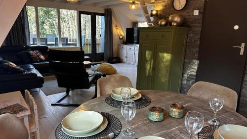 Χώρος καθιστικού στο Luxe Bungalow de Cuberdon in Durbuy