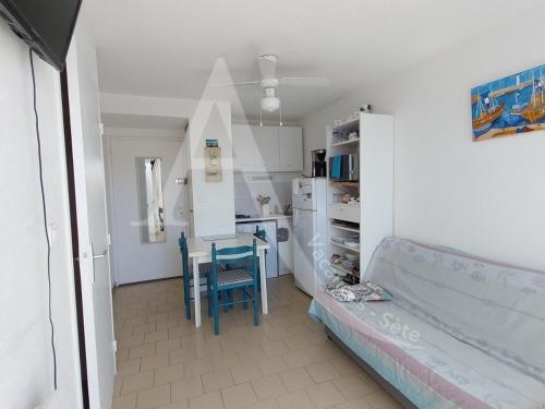 Coquet T2 avec balcon en plein coeur du quartier de la Corniche proche commerces et plages