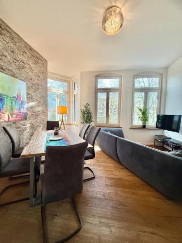 Posezení v ubytování Modernes City-Apartment mit Blick in den Park und 2 Bäder H9