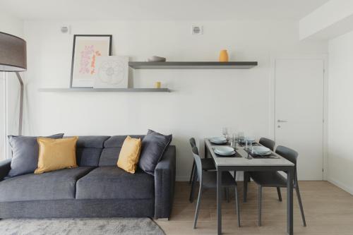 GoHost - Modern and Bright Apartments with Terrace and Balcony