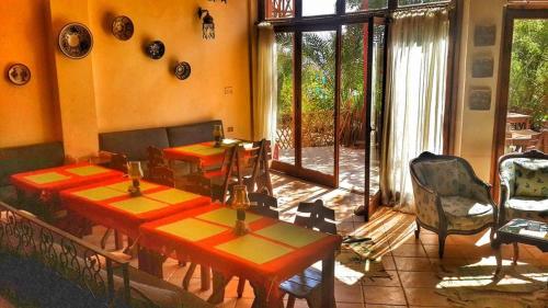 Posezení v ubytování Nakhil Inn Nuweiba