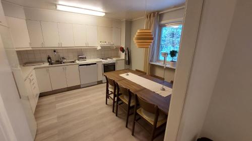 Cucina o angolo cottura di 2 Bedroom apartment close to Branäs Resort