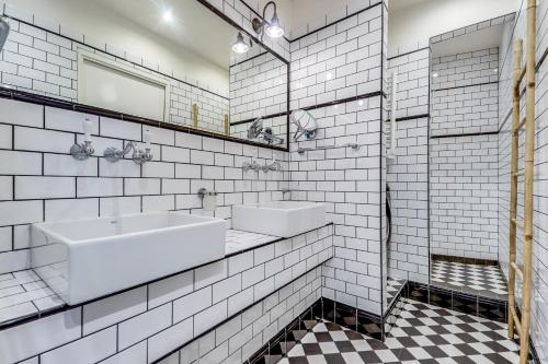 AC & 10min from Marais & Fully equipped