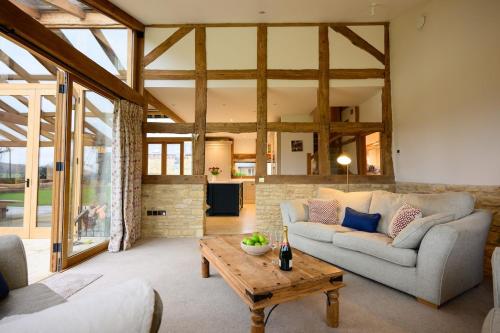 Posezení v ubytování East Barn- Luxury Countryside Home