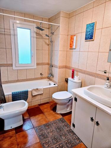 Monte Duquesa Courtyard Apt close to port, beach, Golf