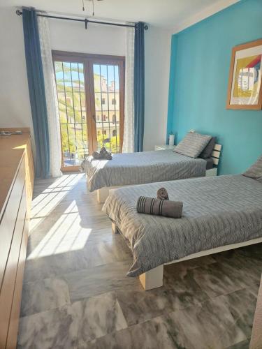 Monte Duquesa Courtyard Apt close to port, beach, Golf