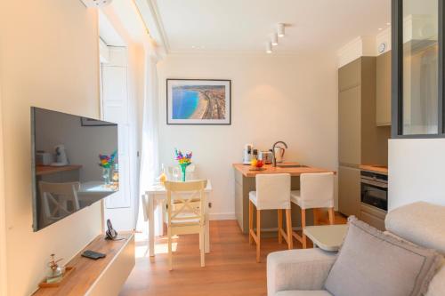 Hyper Centre, balcon, 5min de la plage, AC
