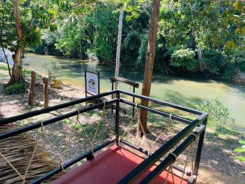 Imagen de la galería de Khaosok Monkeys & River Camps, en Khao Sok