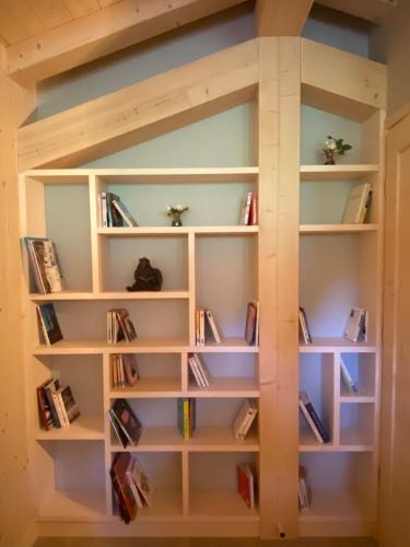 Perpustakaan di chalet