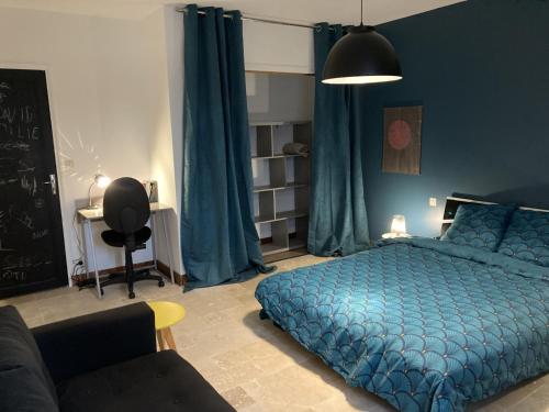 Postel nebo postele na pokoji v ubytování Chambre dans anciennes écuries