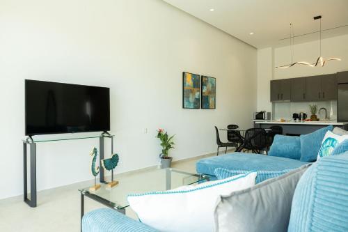 Luxury Seaview Apartments Close To Beach - KYANOS
