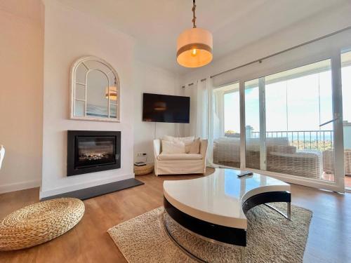 Ático con Vistas al mar con Jacuzzi en Calahonda