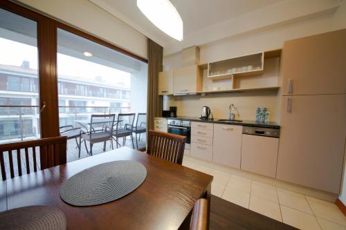 Wyspa Uznam Promenada Baltic z widokiem na morze