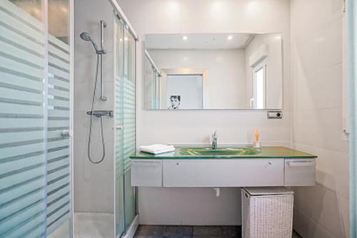 Koupelna v ubytování SUPER Offer Week 11to17 Aug25 Downtown, terrace, parking