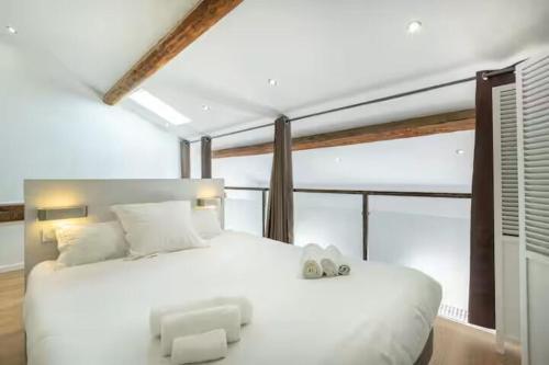 Apartement Forville by Halldis
