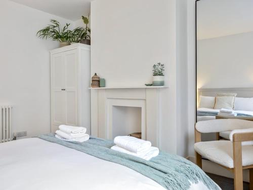 Stunning Victorian Home Longer Stays Sea View - Pass the Keys photo 24