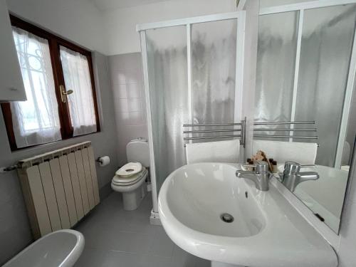A bathroom at Agriturismo valsiniga