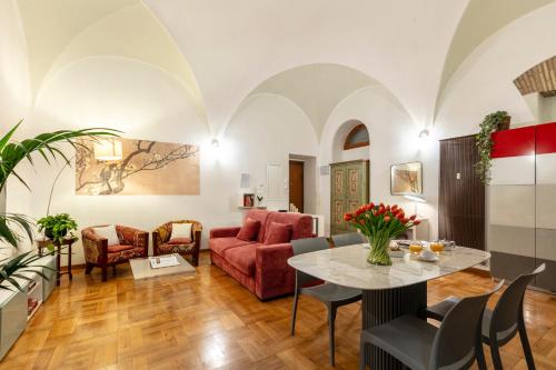 ROMAC Coronari with gym, sauna and garden