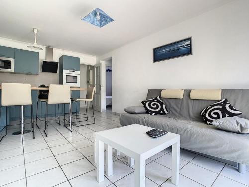 Kuchyň nebo kuchyňský kout v ubytování Appartement 2 chambres, proche mer, jardinet, 6 pers - Stella Plage - FR-1-236-59