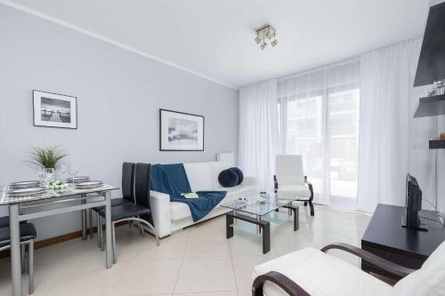 Wyjątkowe Apartamenty z Parkingiem w Centrum Świnoujścia by Noclegi Renters