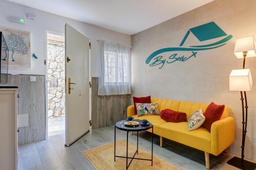 Andalusian Apartment By Seric, 15' walking to the beach