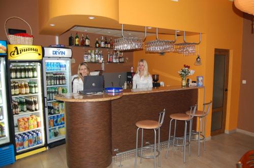 Ο χώρος του lounge ή του μπαρ στο Hotel Vitosha