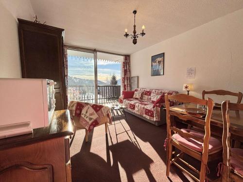 Photo de la galerie de l'établissement Studio cosy à Notre-Dame-de-Bellecombe, idéal pour 4 pers. avec balcon, piscine & parking - FR-1-595-29, à Notre-Dame-de-Bellecombe