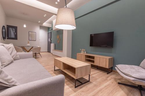 Phaedrus Living Pagkrati Modern Grove