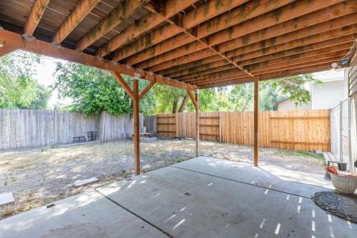 Φωτογραφία από το άλμπουμ του Spacious Pet Friendly Retreat σε West Jordan
