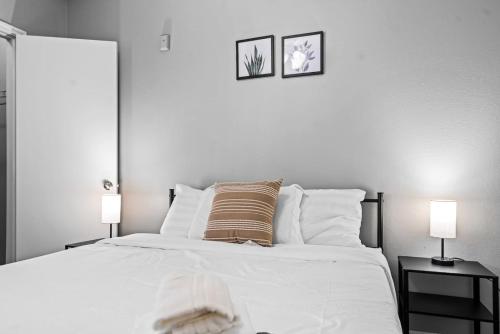 Katil atau katil-katil dalam bilik di Refined Unit 2BR, 2BA Pool Access