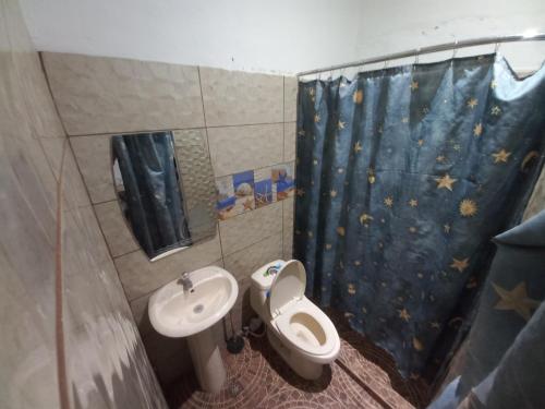 Koupelna v ubytování Hostal Santa Marta